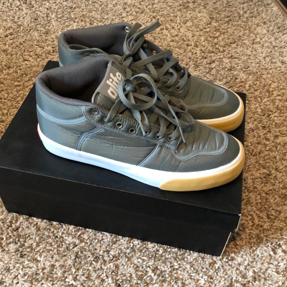 Alife everybody mid parachute